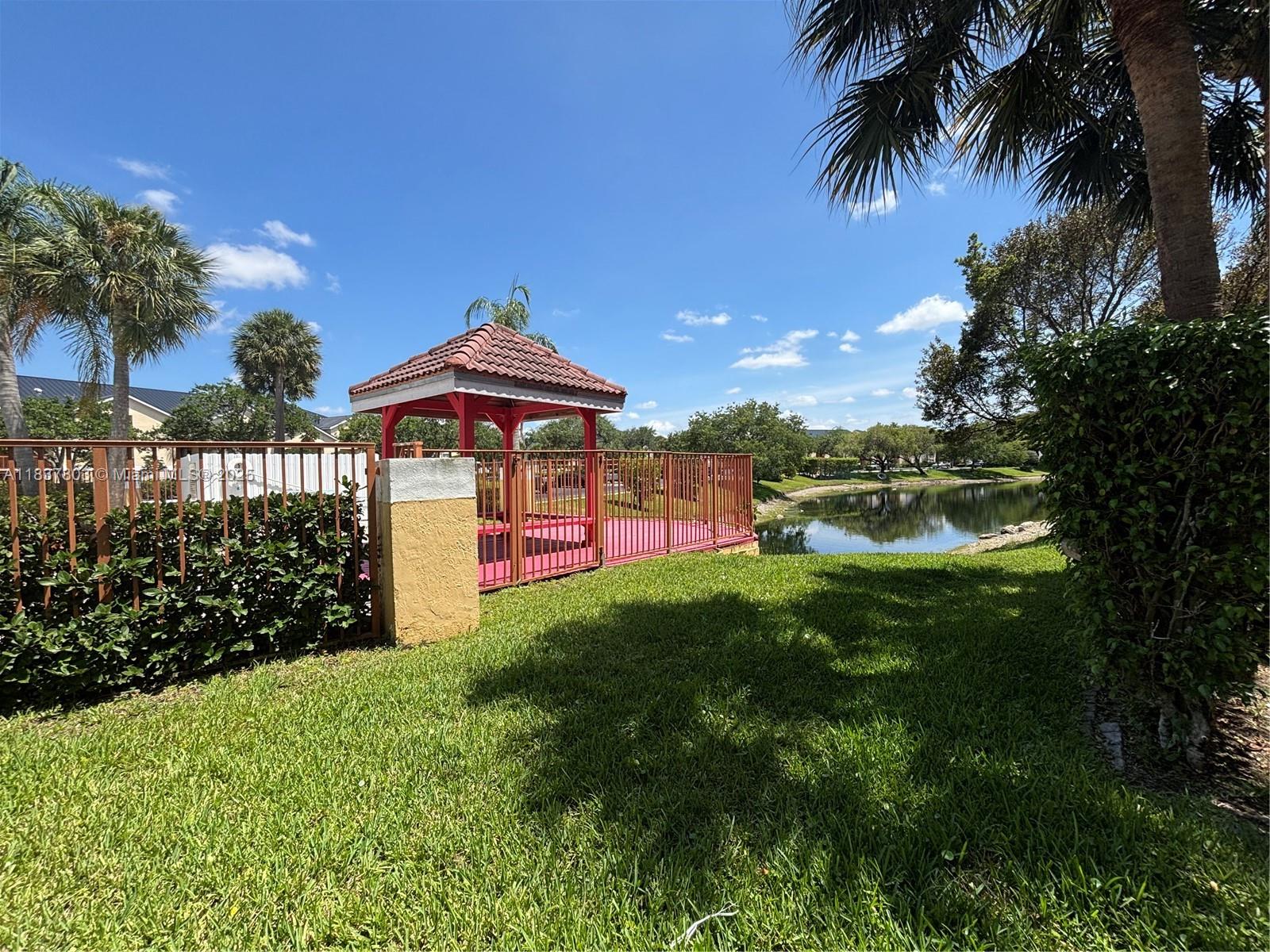 7640 Westwood Dr #406, Tamarac, Florida image 3
