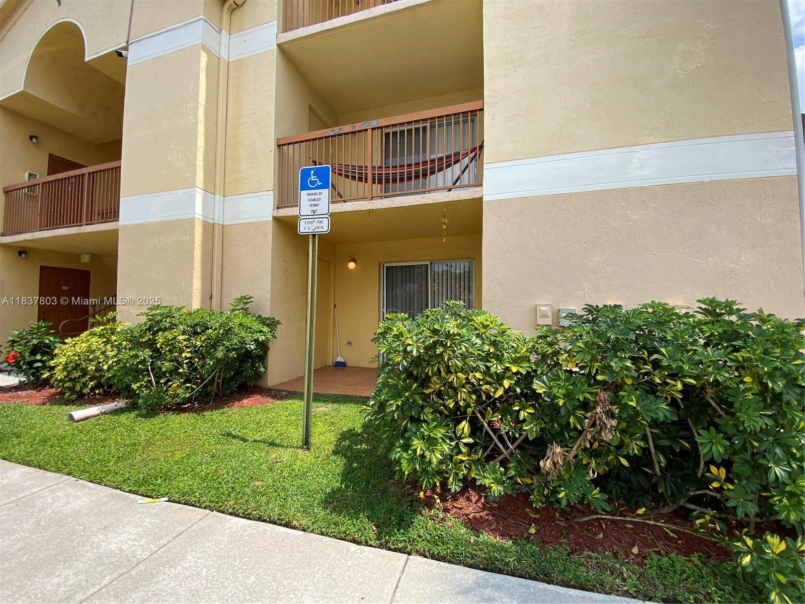 7640 Westwood Dr #406, Tamarac, Florida image 8
