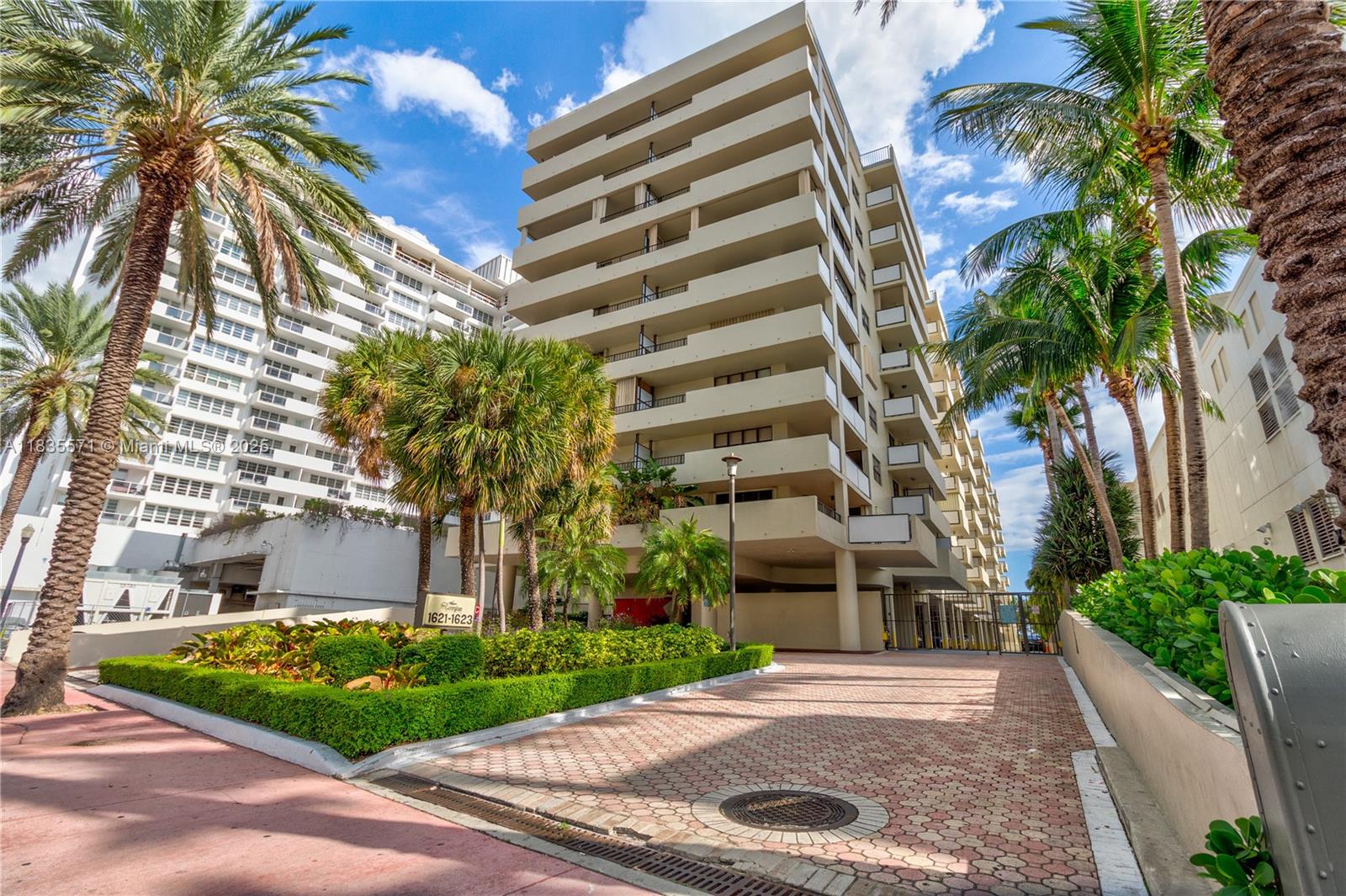 1623 Collins Ave #PH1010, Miami Beach, Florida image 14