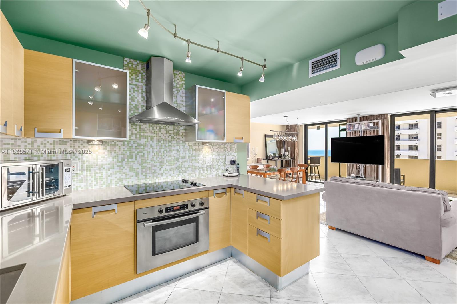 1623 Collins Ave #PH1010, Miami Beach, Florida image 29