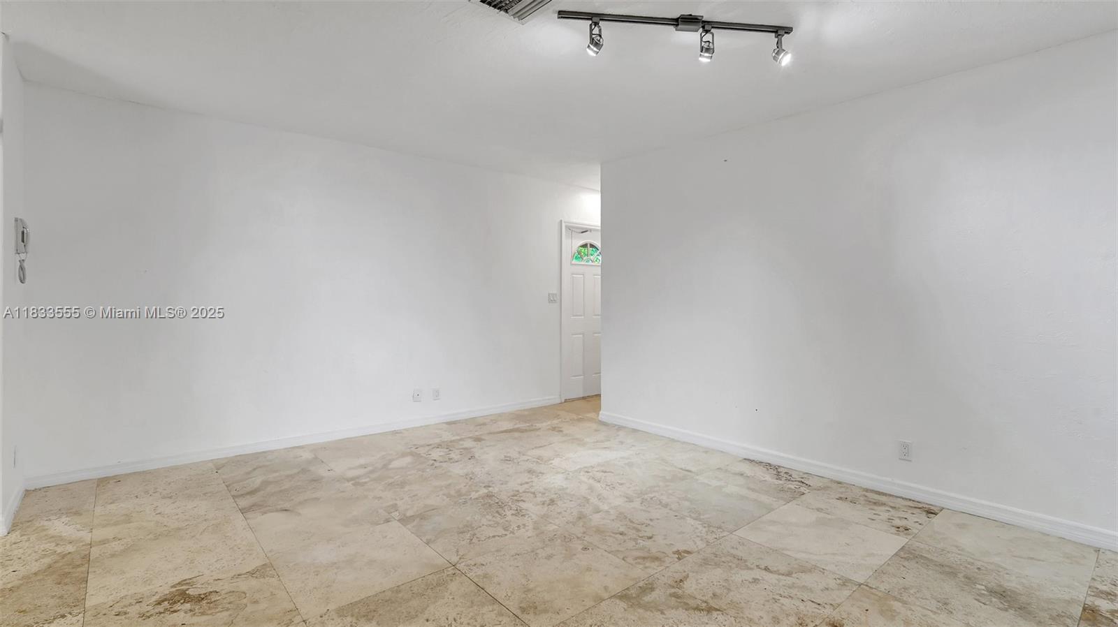 1348 Holly Heights Dr #17, Fort Lauderdale, Florida image 10