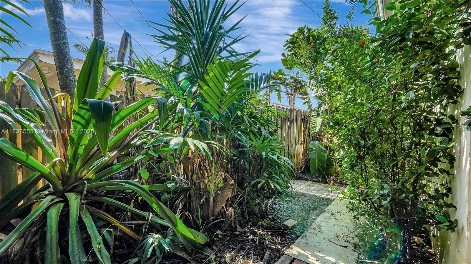 1348 Holly Heights Dr #17, Fort Lauderdale, Florida image 21