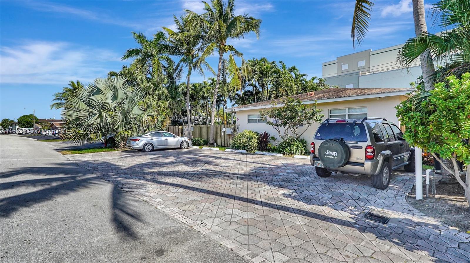 1348 Holly Heights Dr #17, Fort Lauderdale, Florida image 4