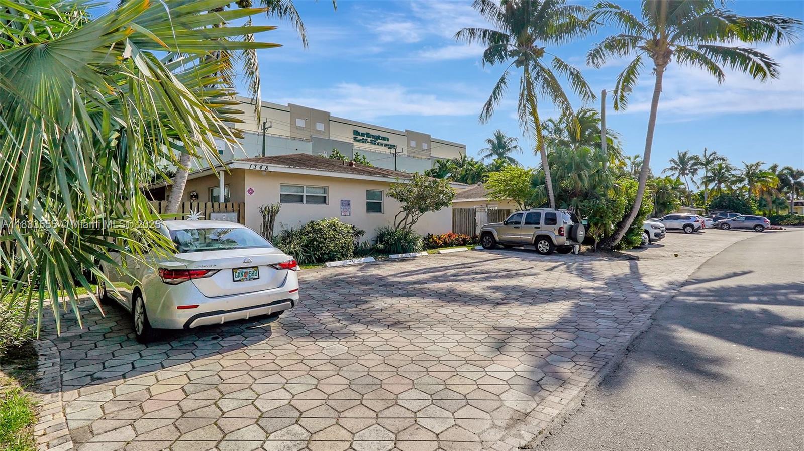 1348 Holly Heights Dr #17, Fort Lauderdale, Florida image 5