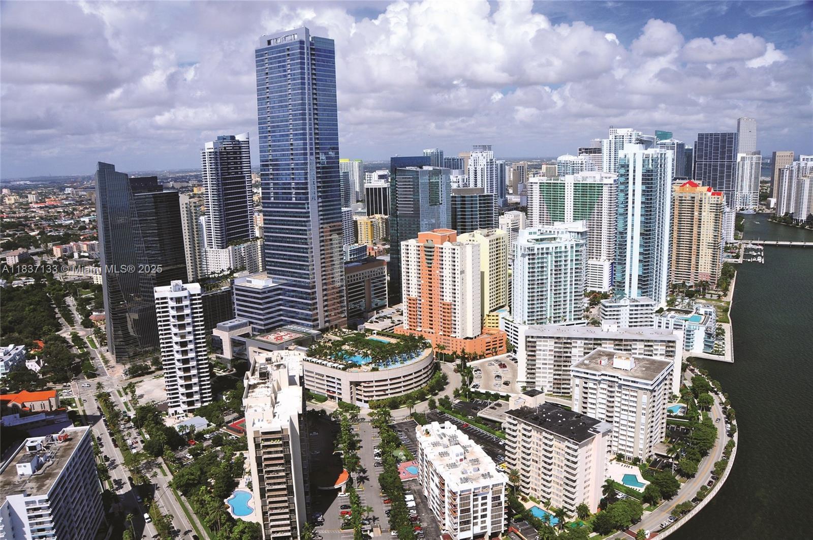 Condo for Sale in Miami, FL