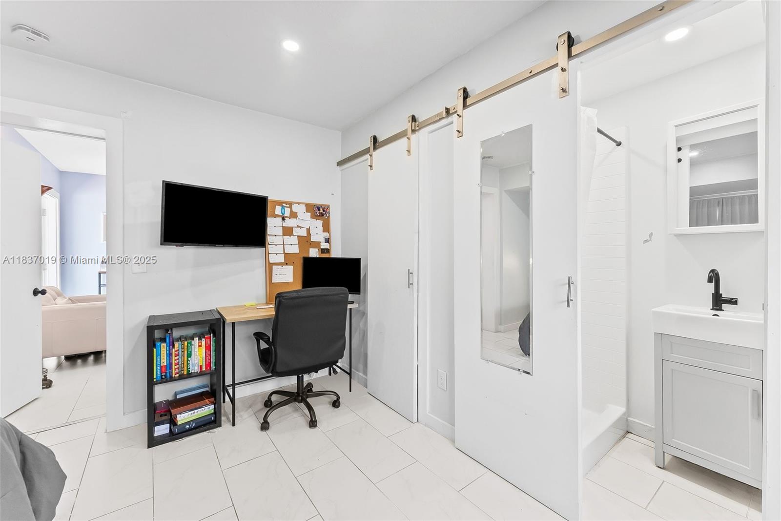 Property photo # 9