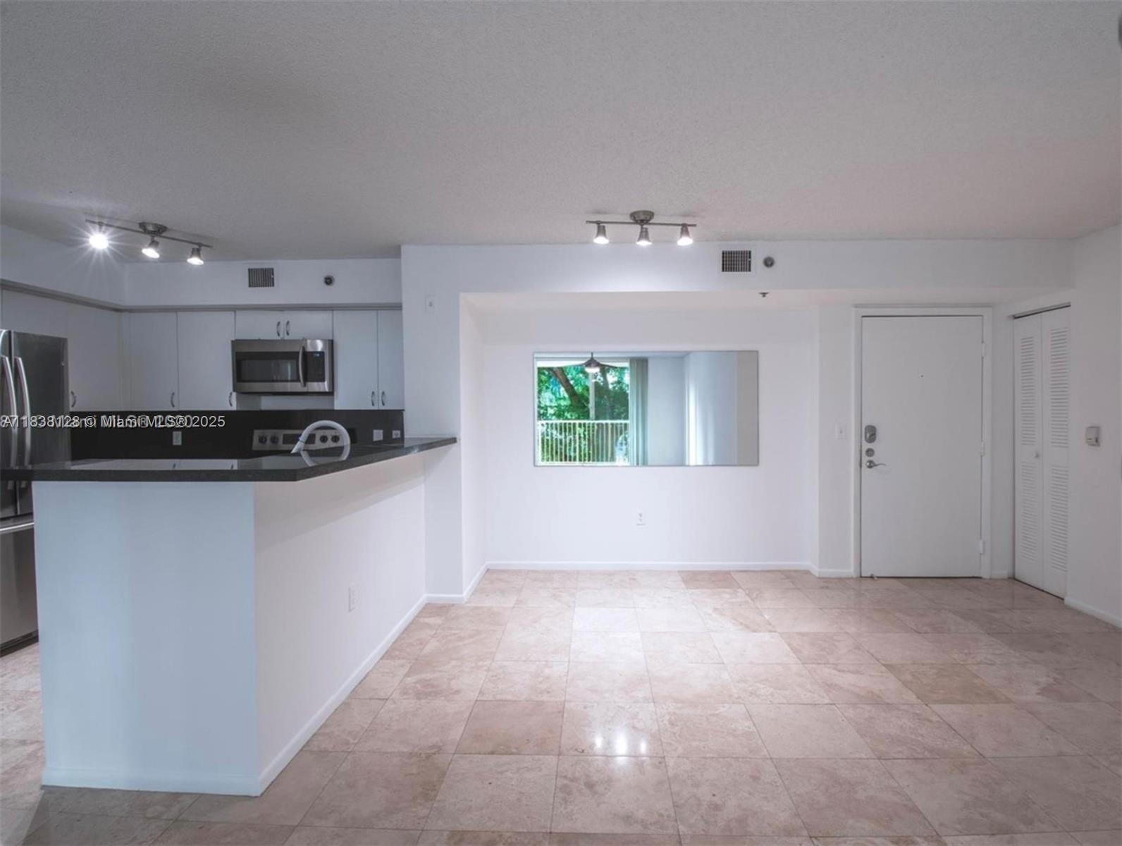 19501 E Country Club Dr #9306, Aventura, Florida image 1
