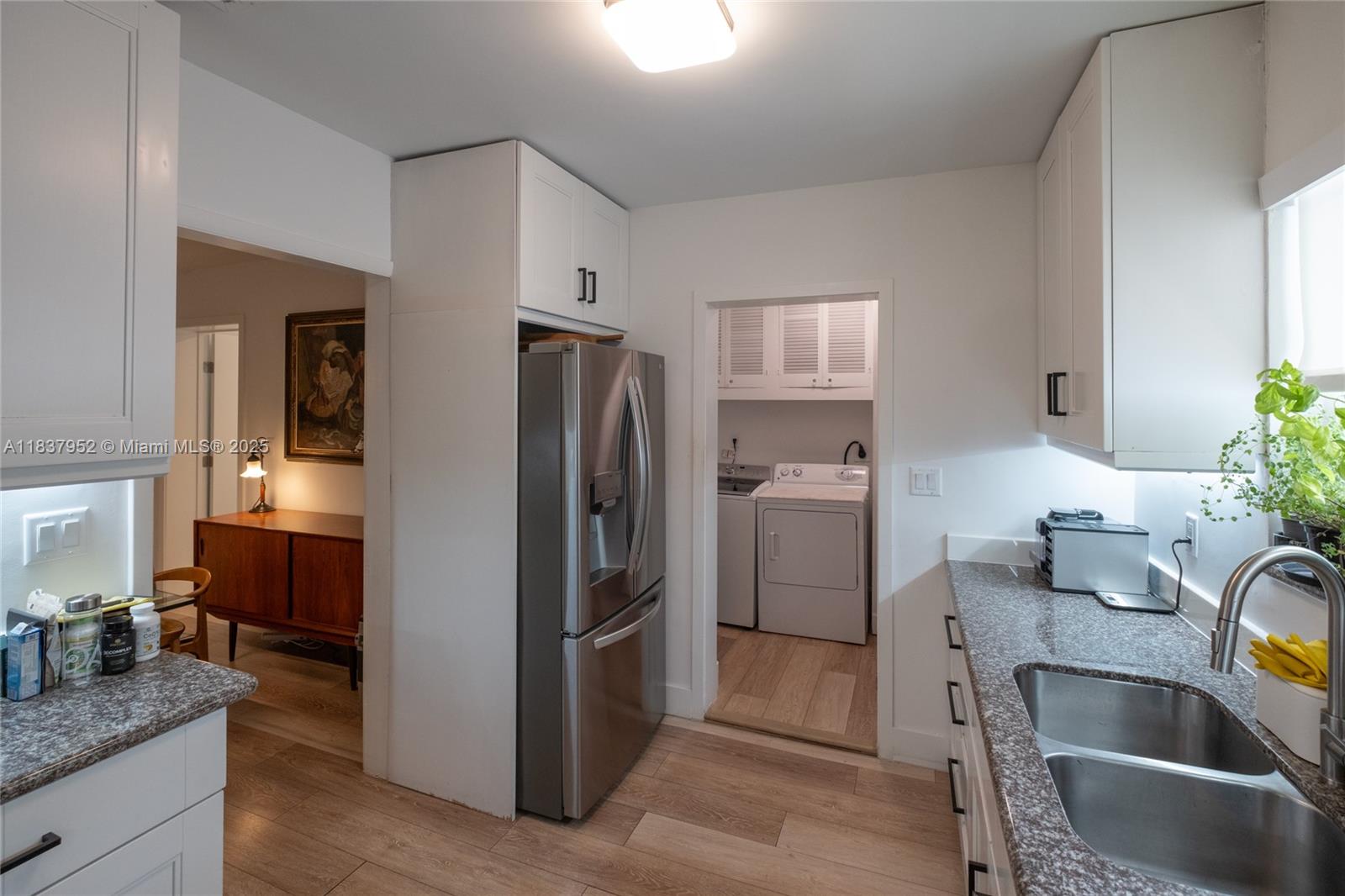 2354 Alton Rd, Miami Beach, Florida image 19