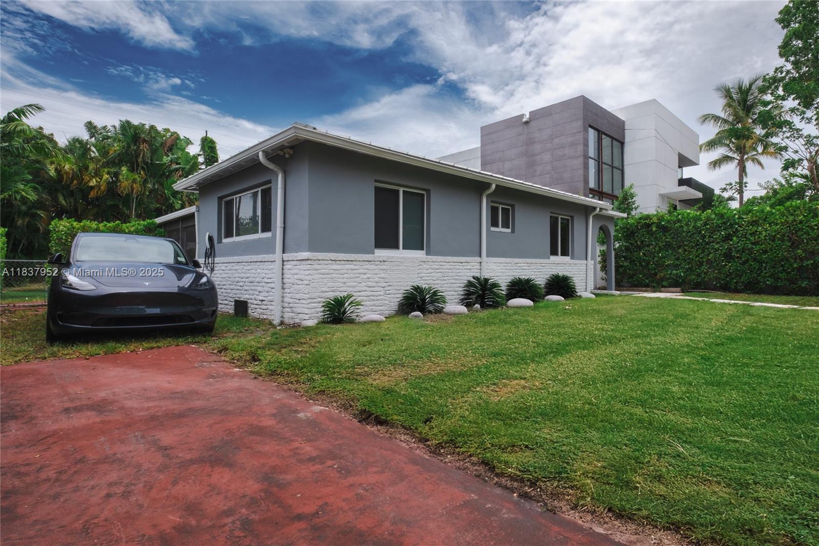 2354 Alton Rd, Miami Beach, Florida image 2