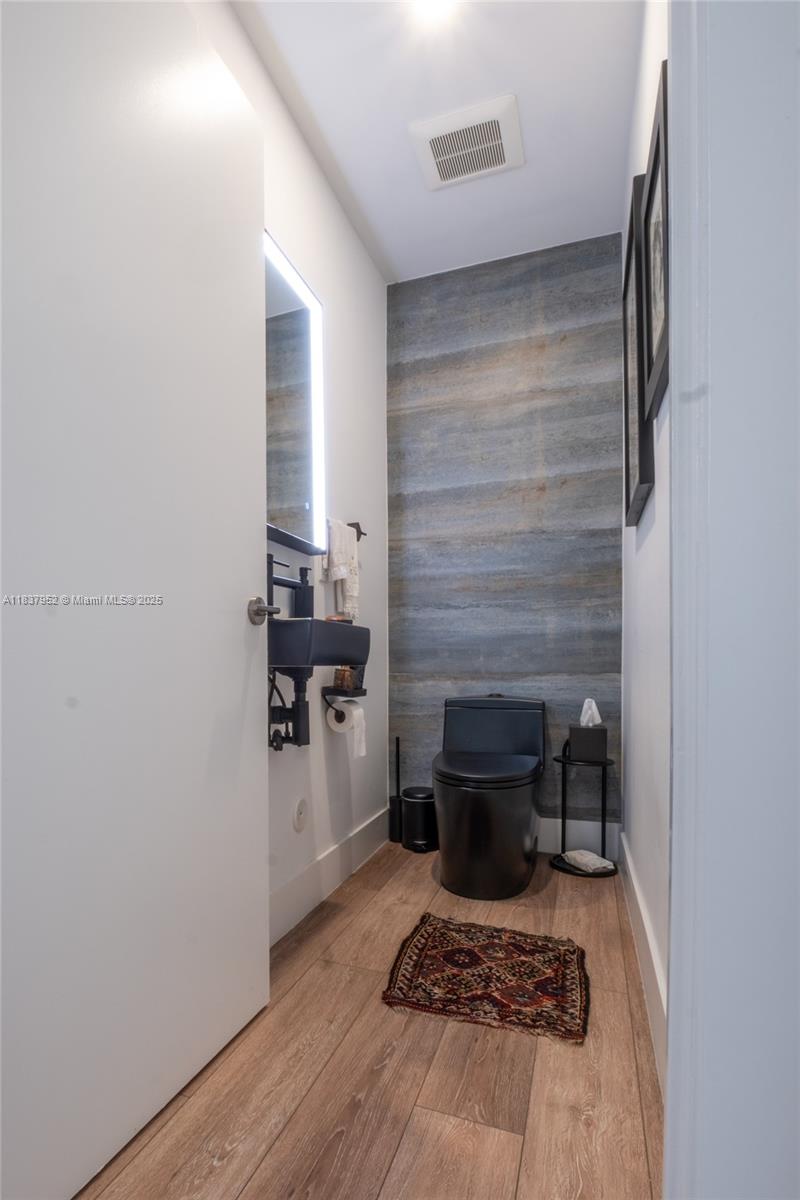 2354 Alton Rd, Miami Beach, Florida image 9