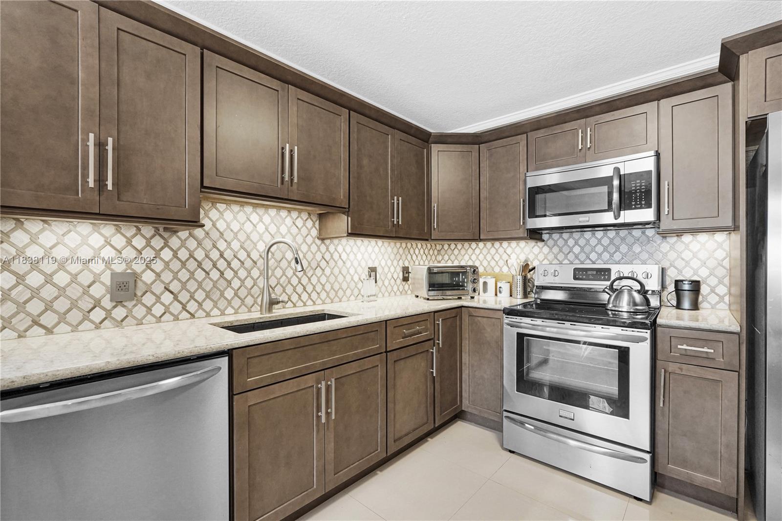 12650 SW 6th St #101K, Pembroke Pines, Florida image 5