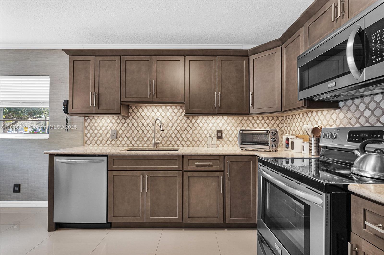 12650 SW 6th St #101K, Pembroke Pines, Florida image 6