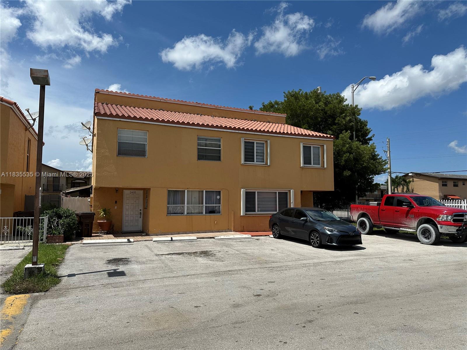 2405 W 54th Pl #03, Hialeah, Florida image 2