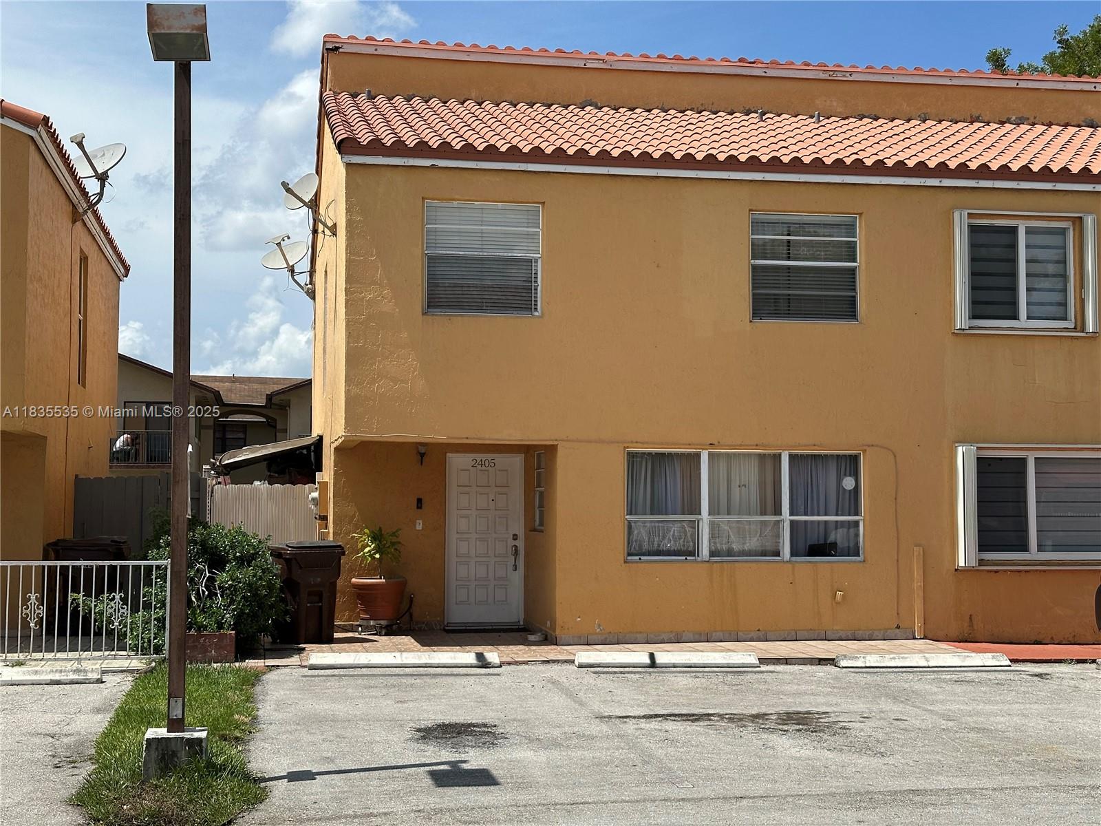 2405 W 54th Pl #03, Hialeah, Florida image 4