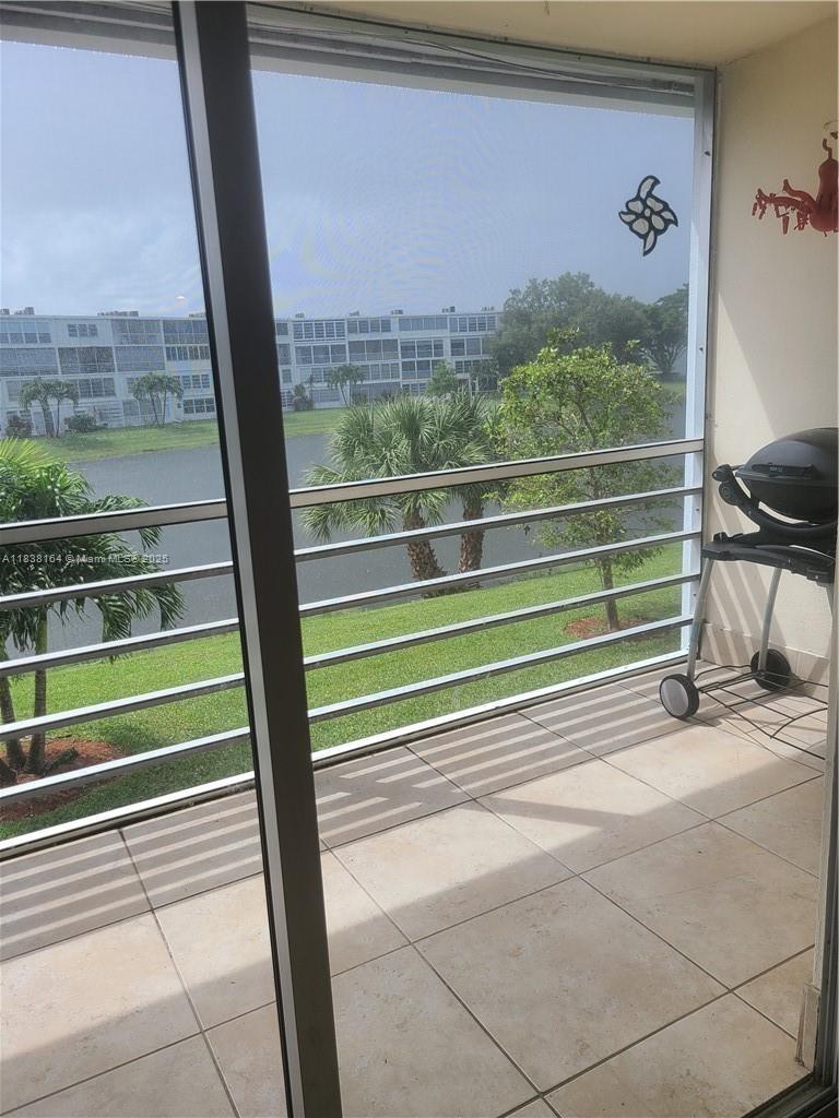 82 Oakridge G #82, Deerfield Beach, Florida image 5