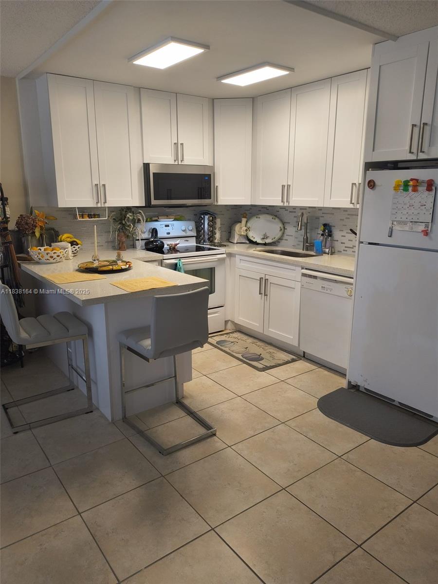 82 Oakridge G #82, Deerfield Beach, Florida image 9
