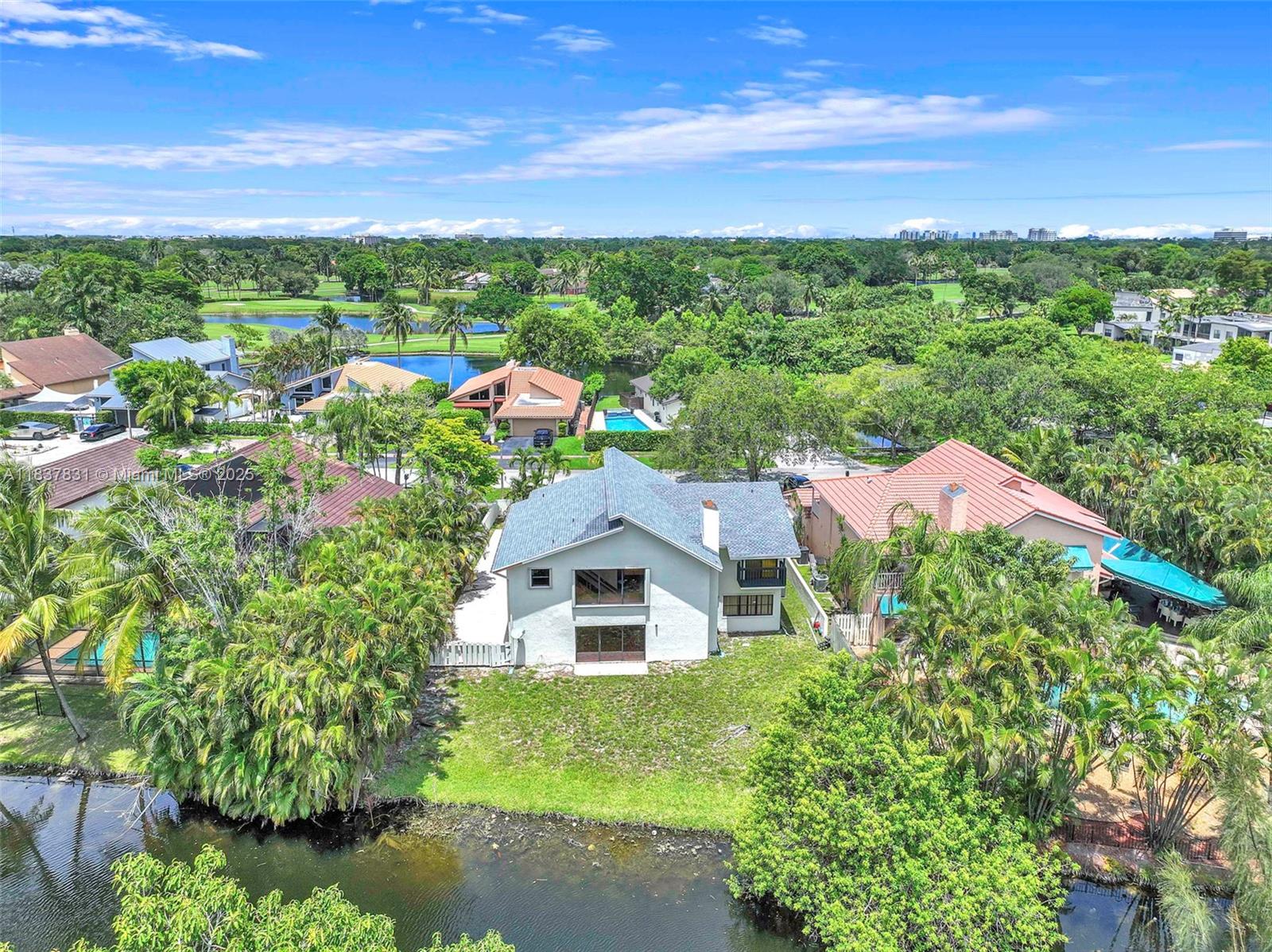 911 Mockingbird Ln, Plantation, Florida image 6