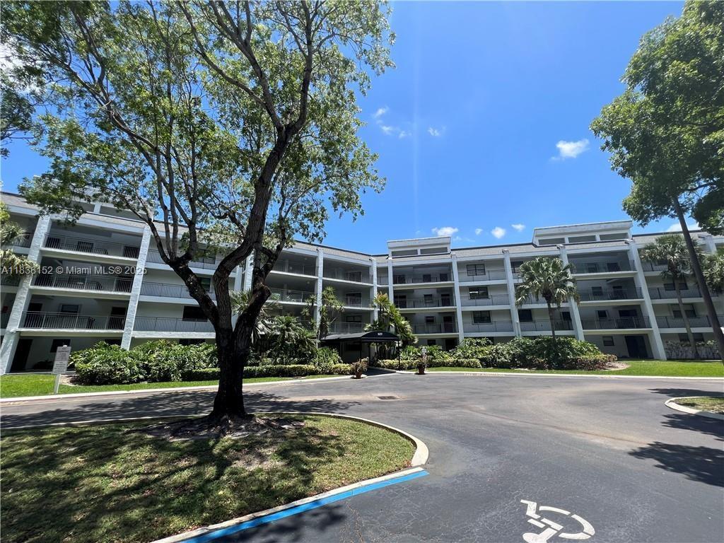 16171 Blatt Blvd #104, Weston, Florida image 1