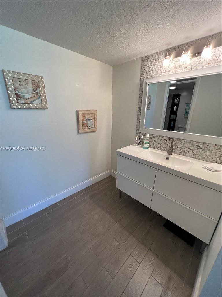 16171 Blatt Blvd #104, Weston, Florida image 11