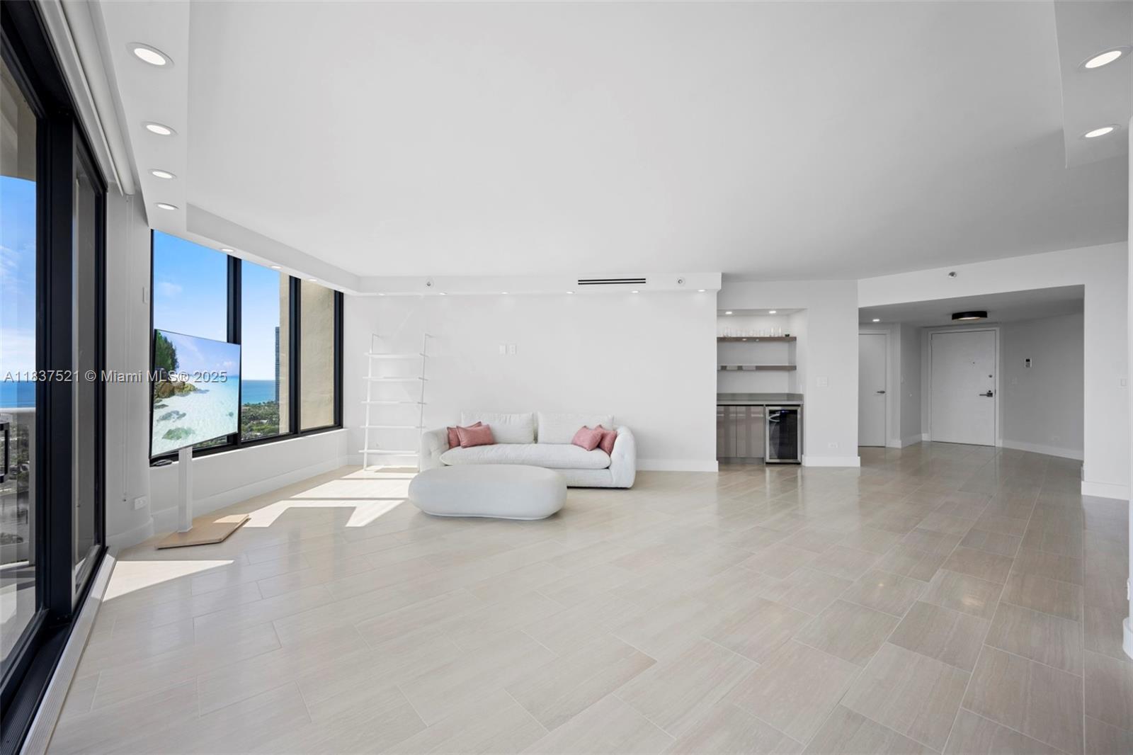 20191 E Country Club Dr #2206, Aventura, Florida image 10