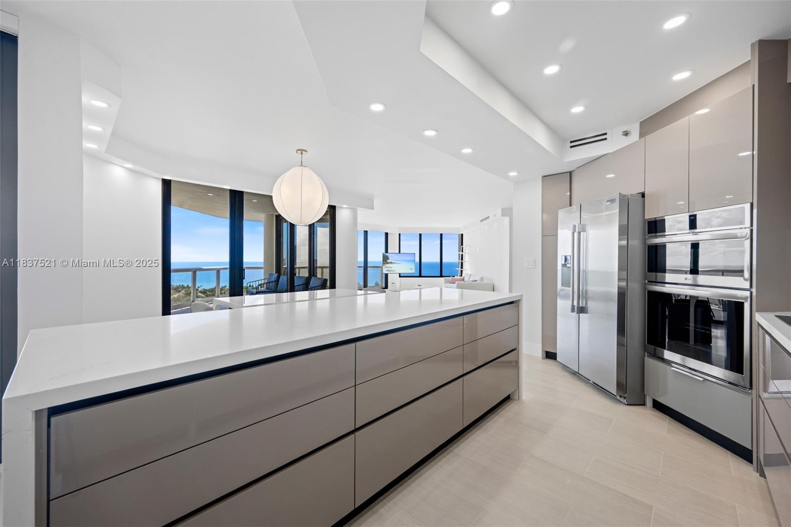 20191 E Country Club Dr #2206, Aventura, Florida image 14