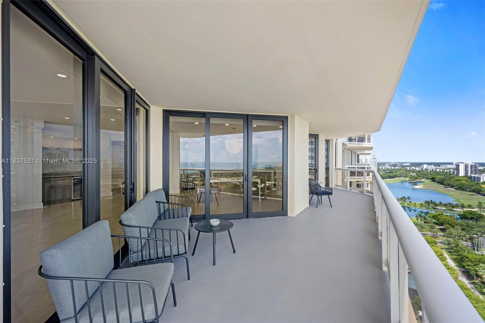 20191 E Country Club Dr #2206, Aventura, Florida image 29