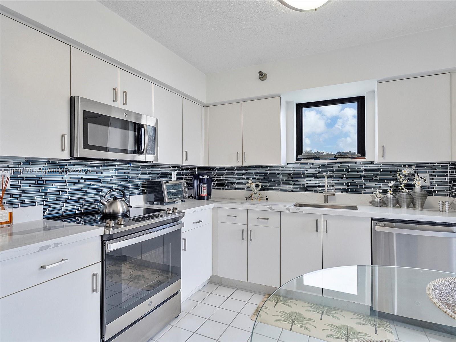 Residential, Aventura, Florida image 15