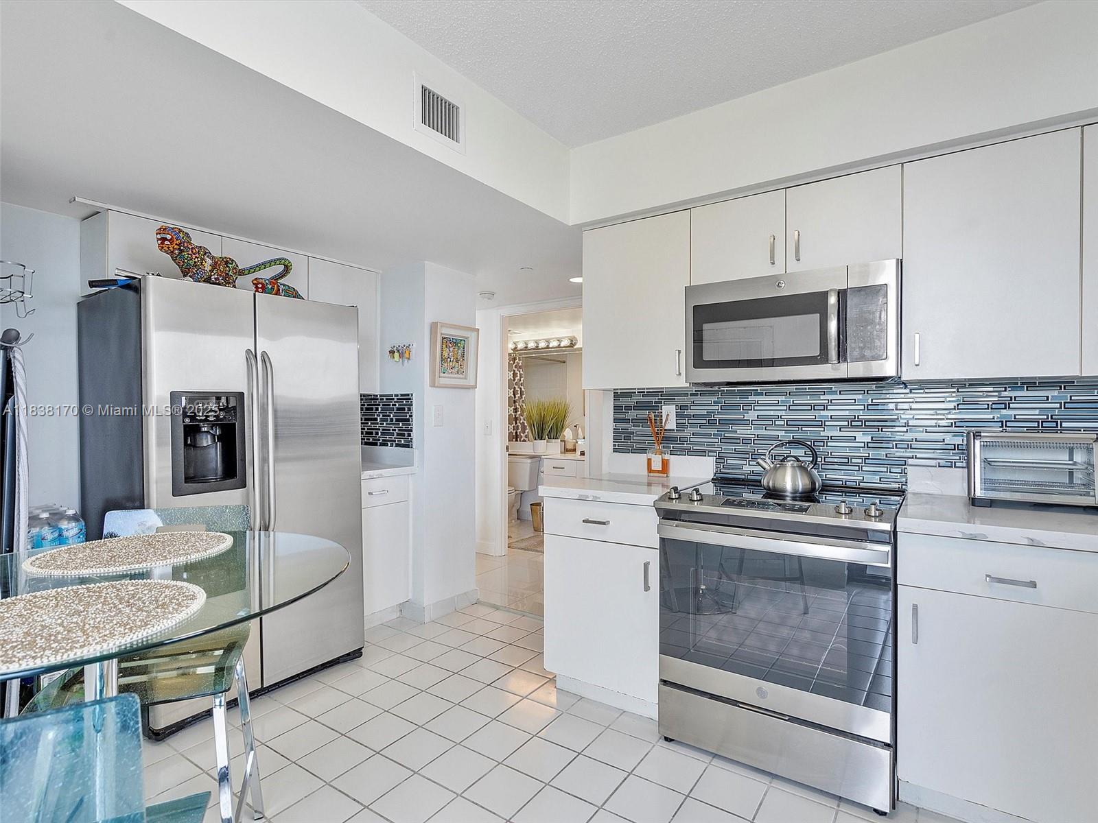 Residential, Aventura, Florida image 16
