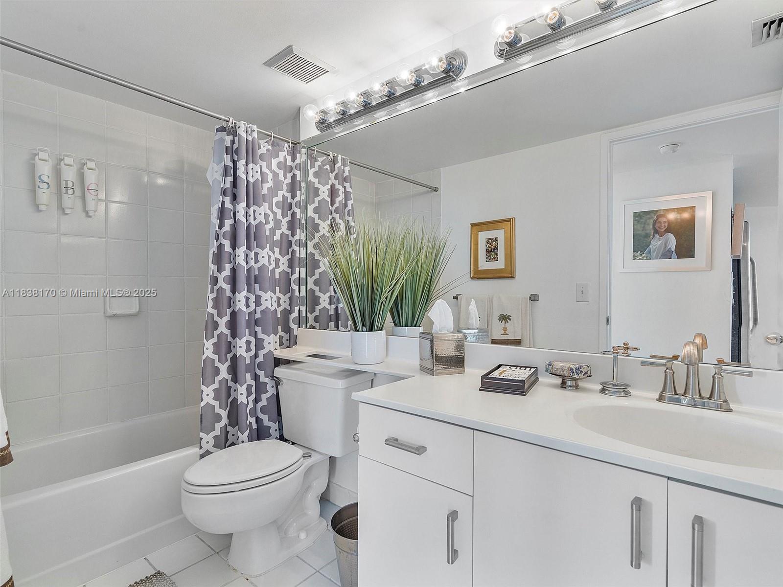 Residential, Aventura, Florida image 20