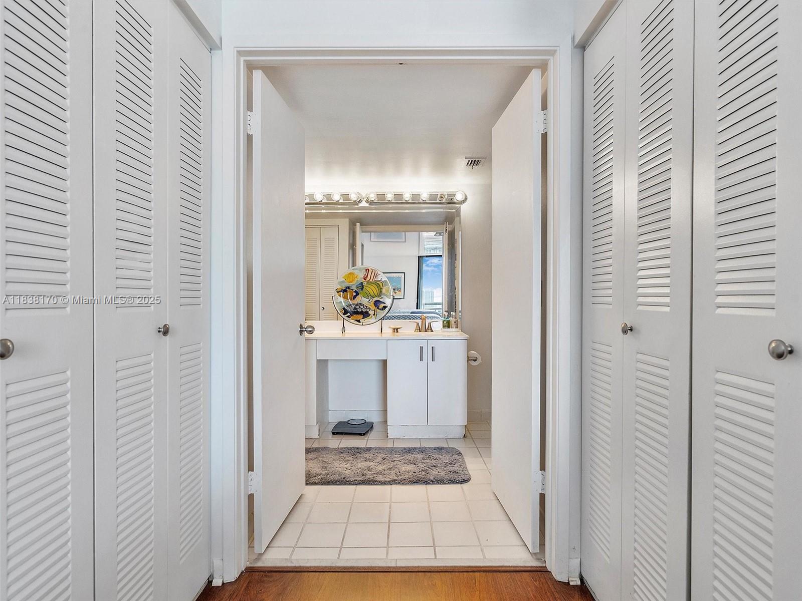 Residential, Aventura, Florida image 23