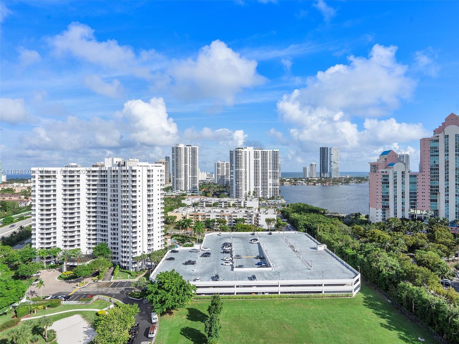 Residential, Aventura, Florida image 28