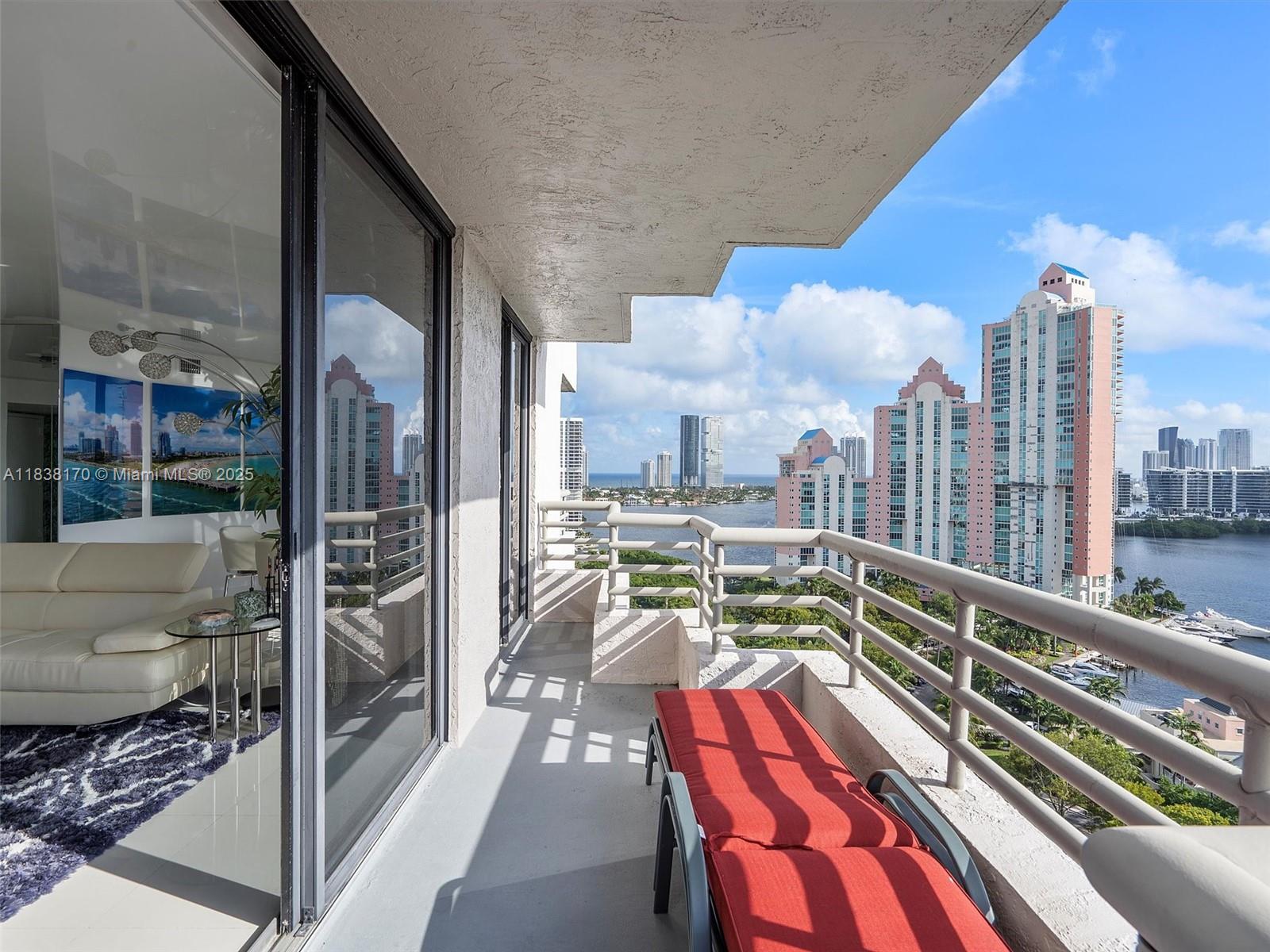 Residential, Aventura, Florida image 34