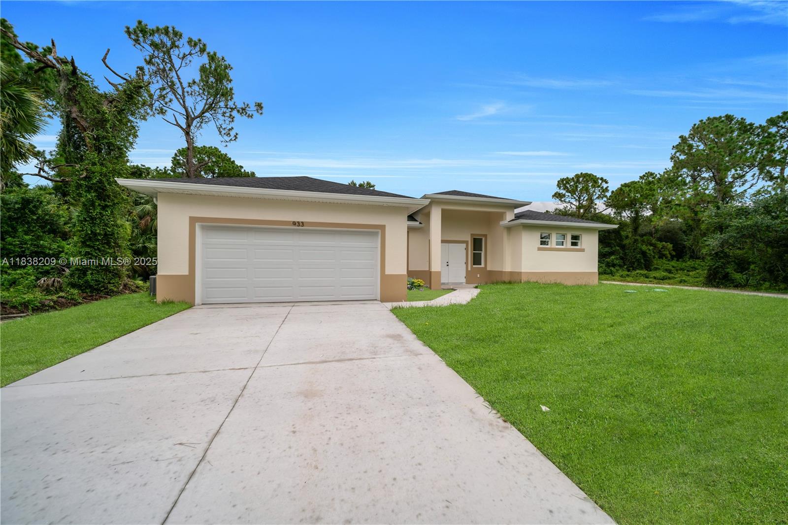 933 Anthony St E, Lehigh Acres, Florida image 4