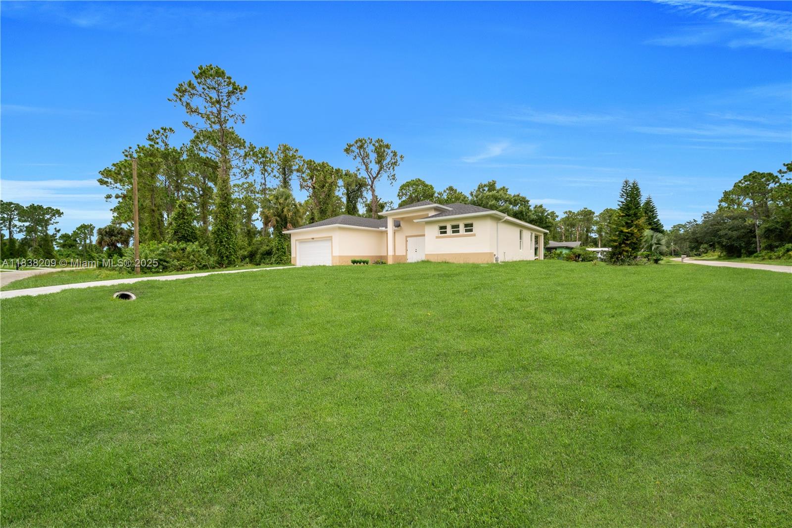 933 Anthony St E, Lehigh Acres, Florida image 6
