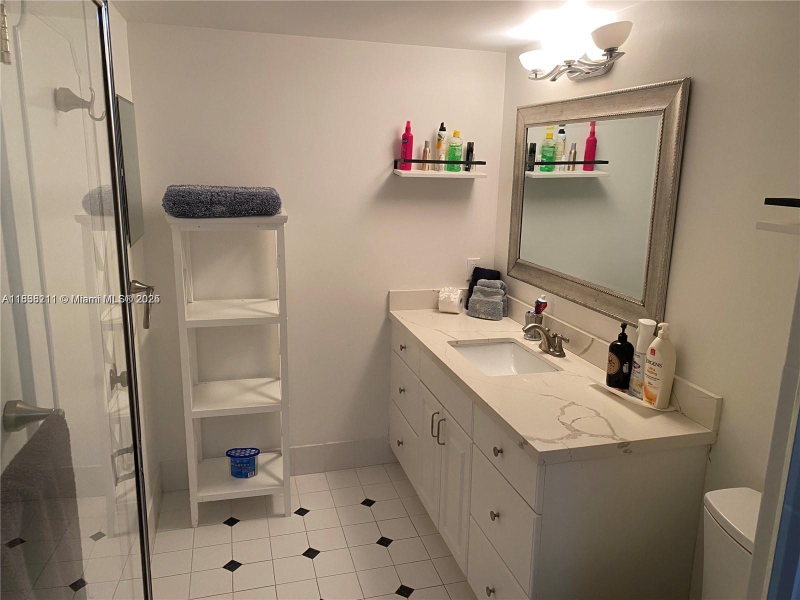 2205 S Cypress Bend Dr #302, Pompano Beach, Florida image 5