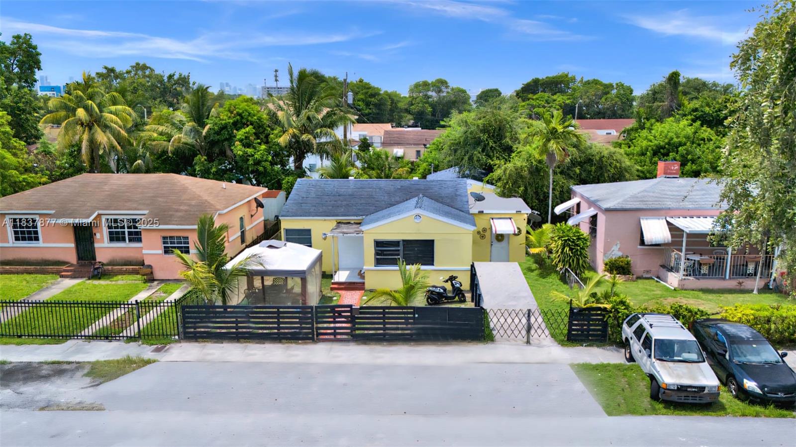 1042 NW 76th St, Miami, Florida image 5