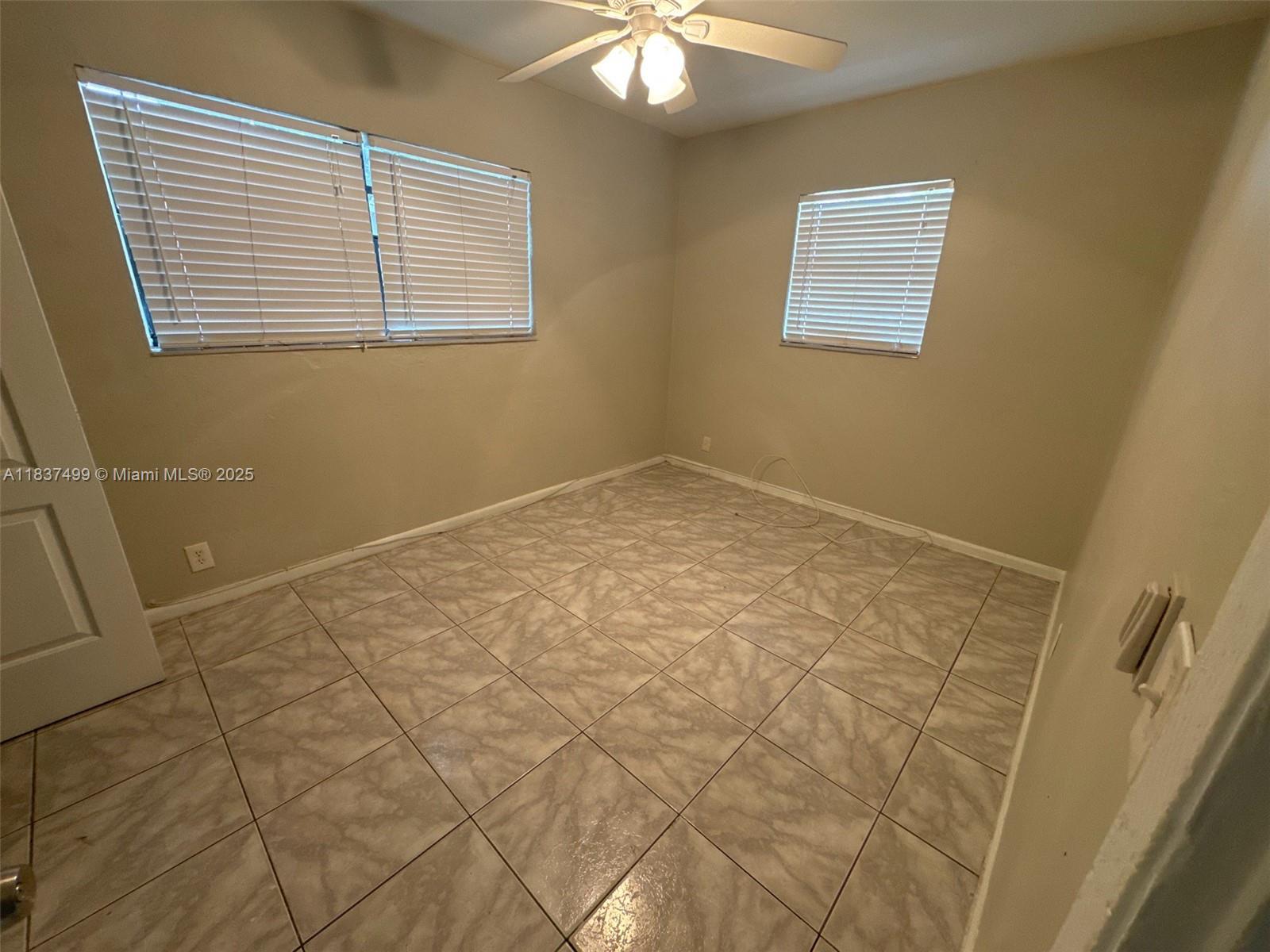 6416 N Grant St, Hollywood, Florida image 13