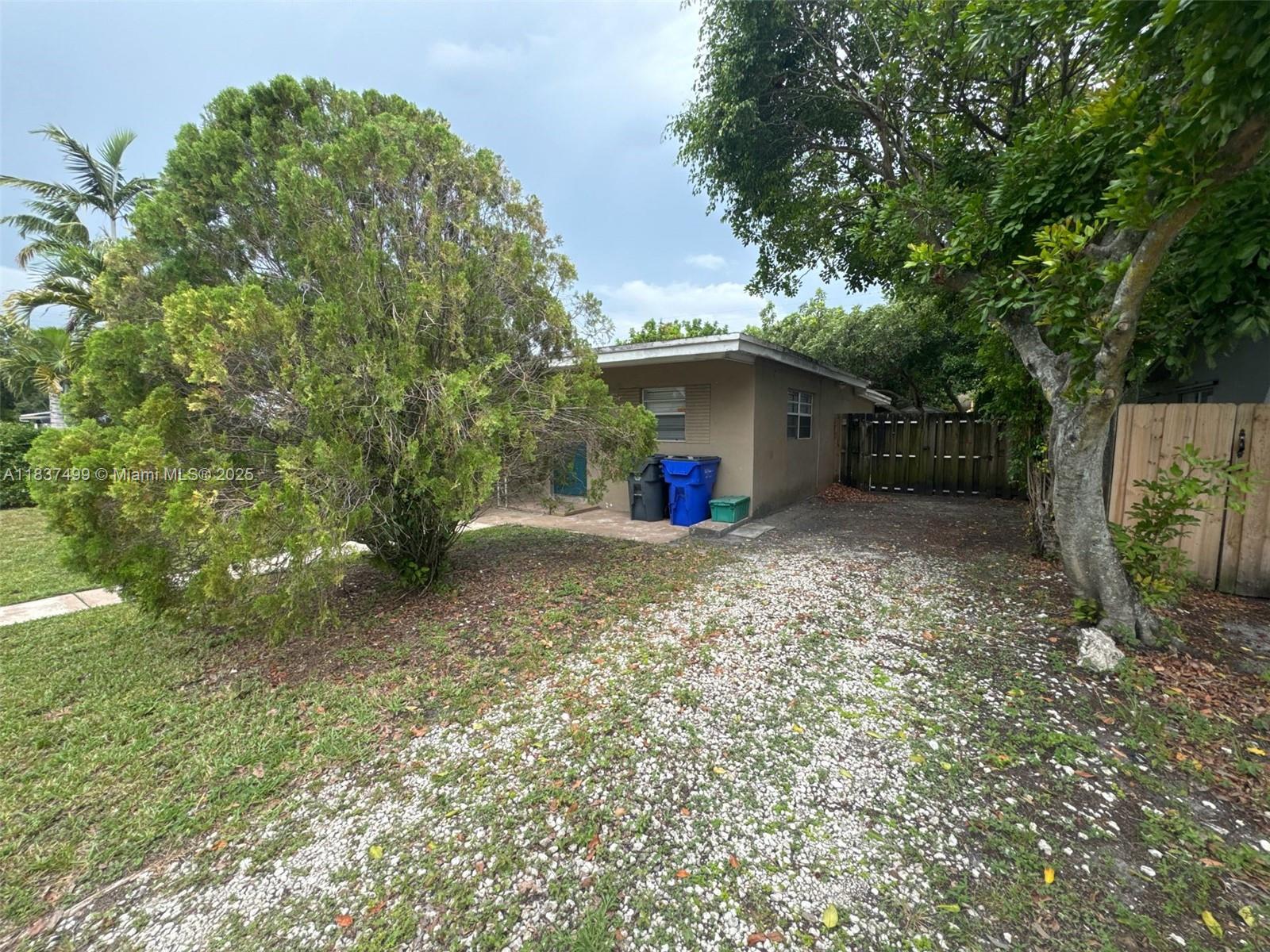 6416 N Grant St, Hollywood, Florida image 18