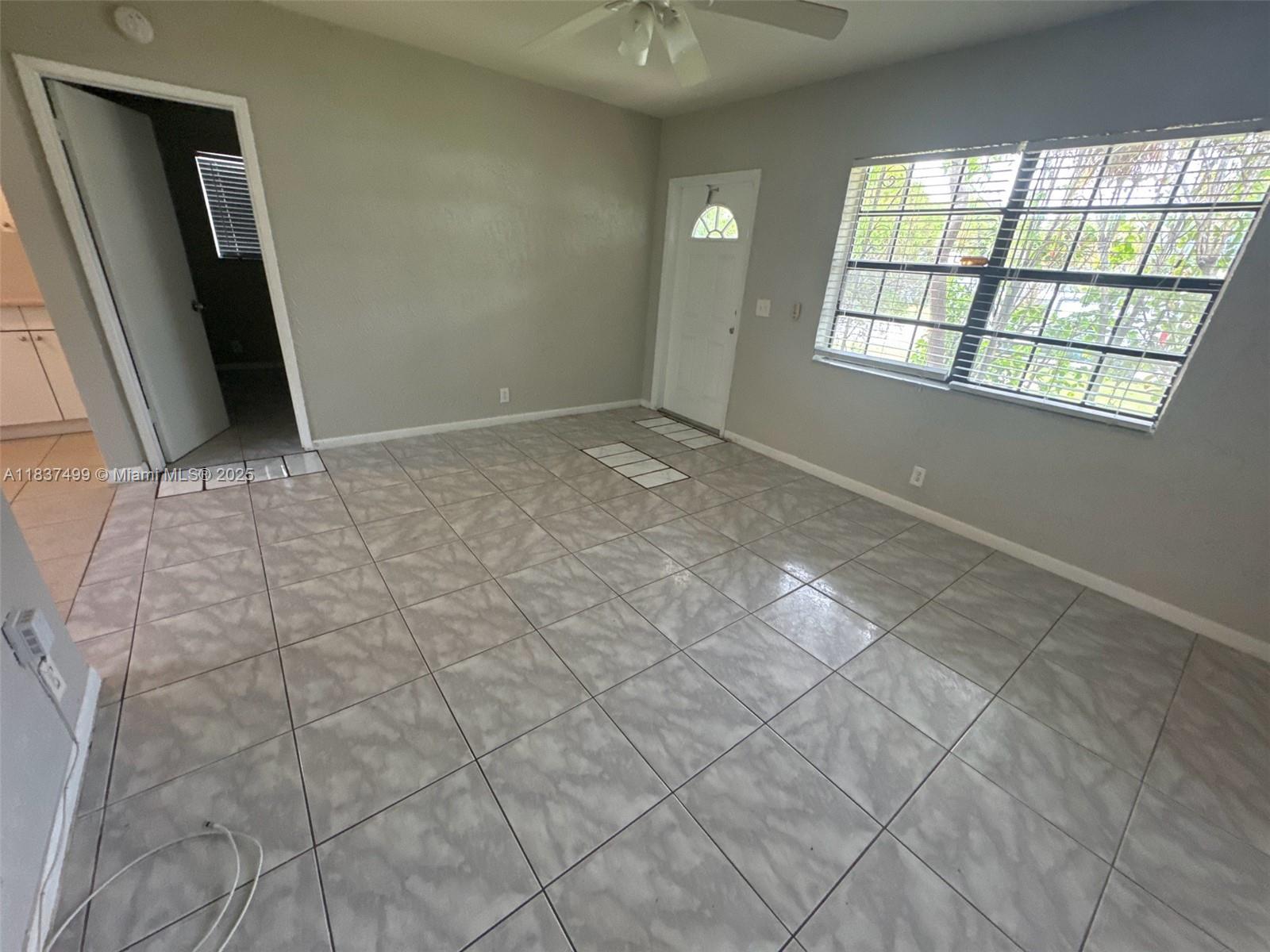 6416 N Grant St, Hollywood, Florida image 3