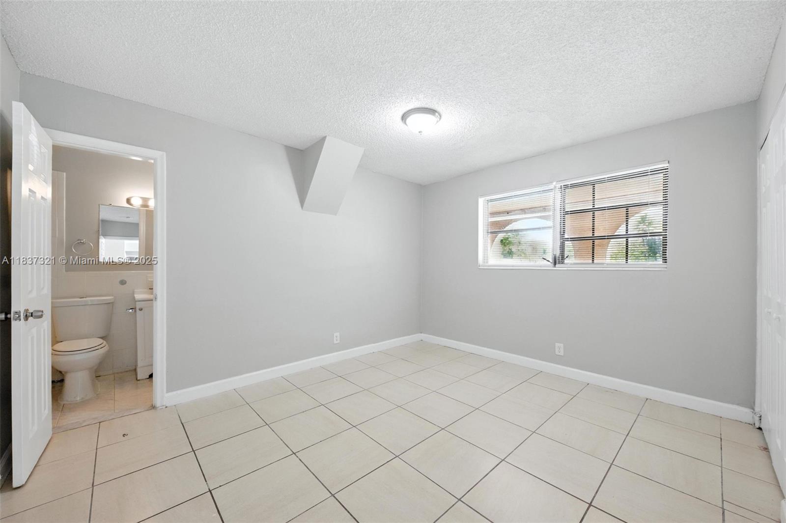 4021 NW 7th Ave, Deerfield Beach, Florida image 13