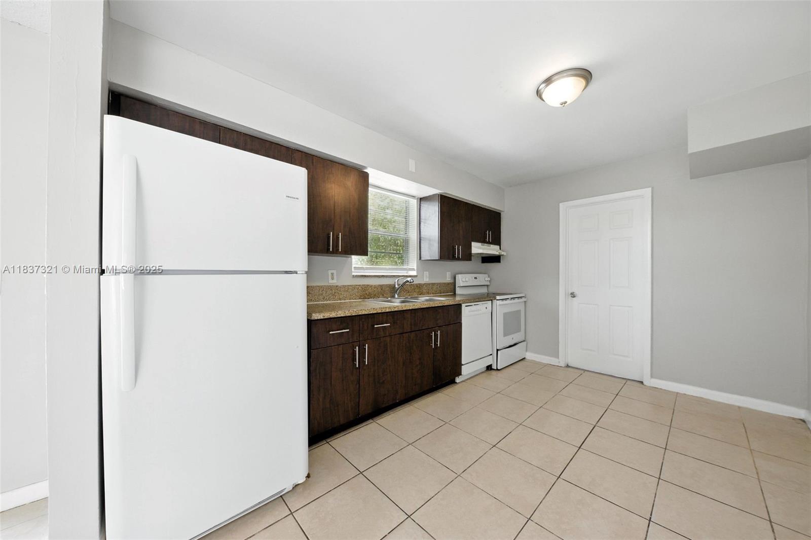 4021 NW 7th Ave, Deerfield Beach, Florida image 6