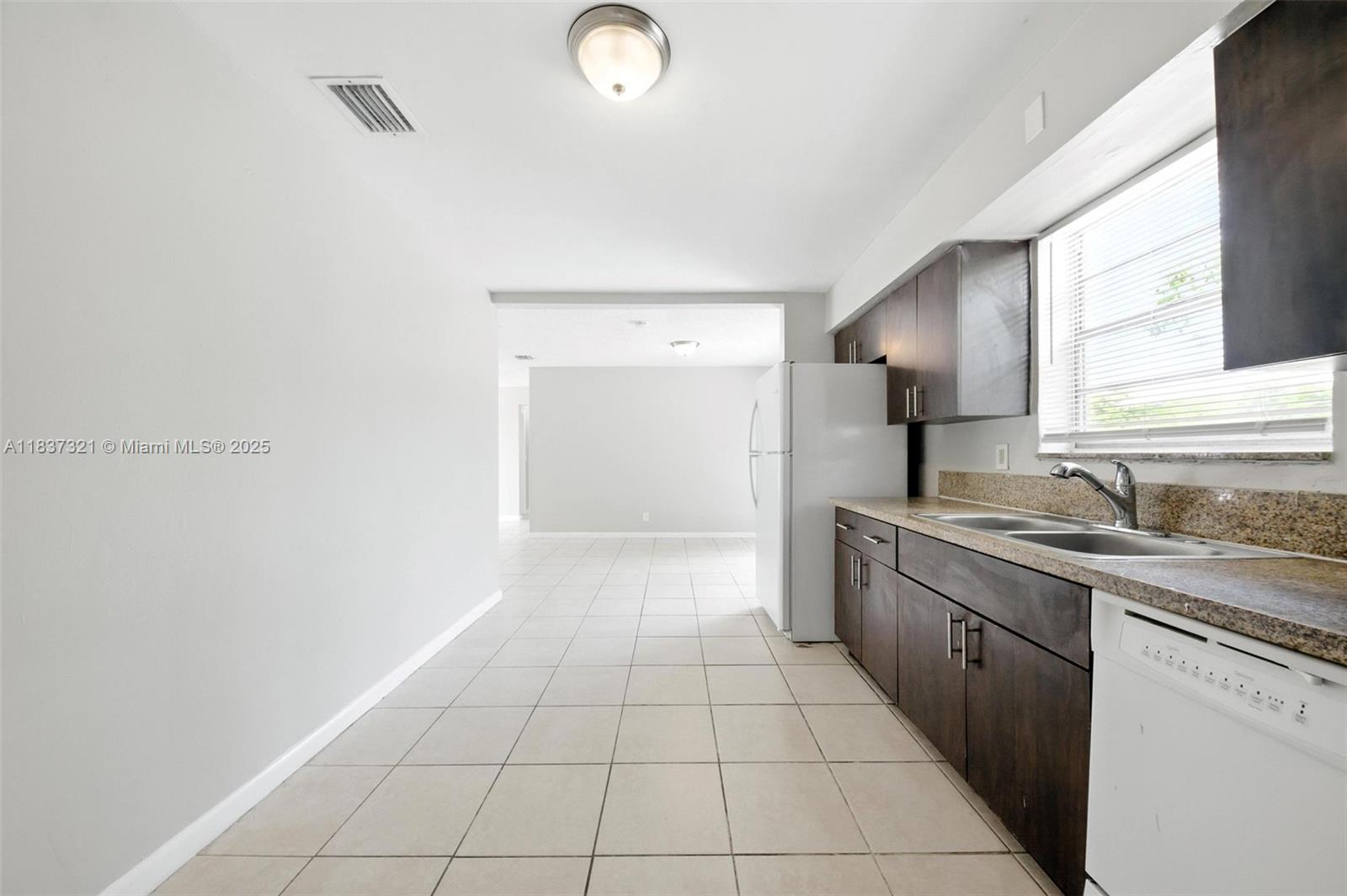 4021 NW 7th Ave, Deerfield Beach, Florida image 8