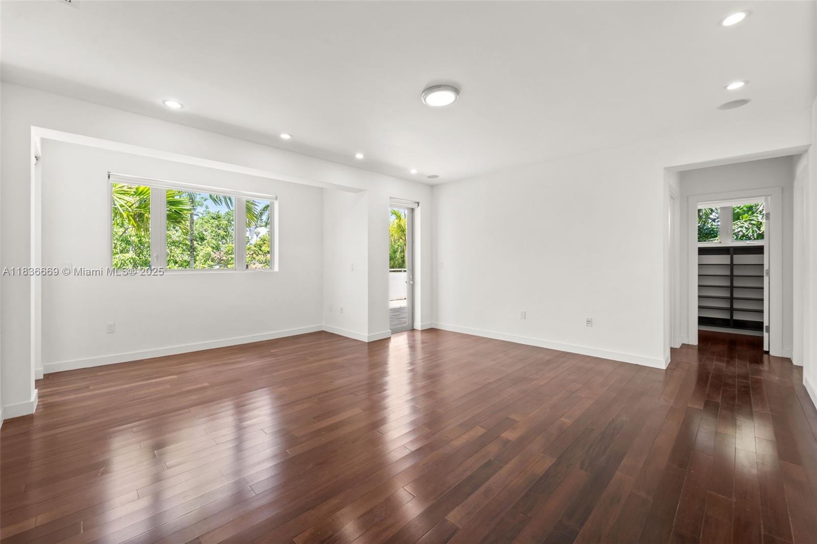 5625 N Bay Rd, Miami Beach, Florida image 19