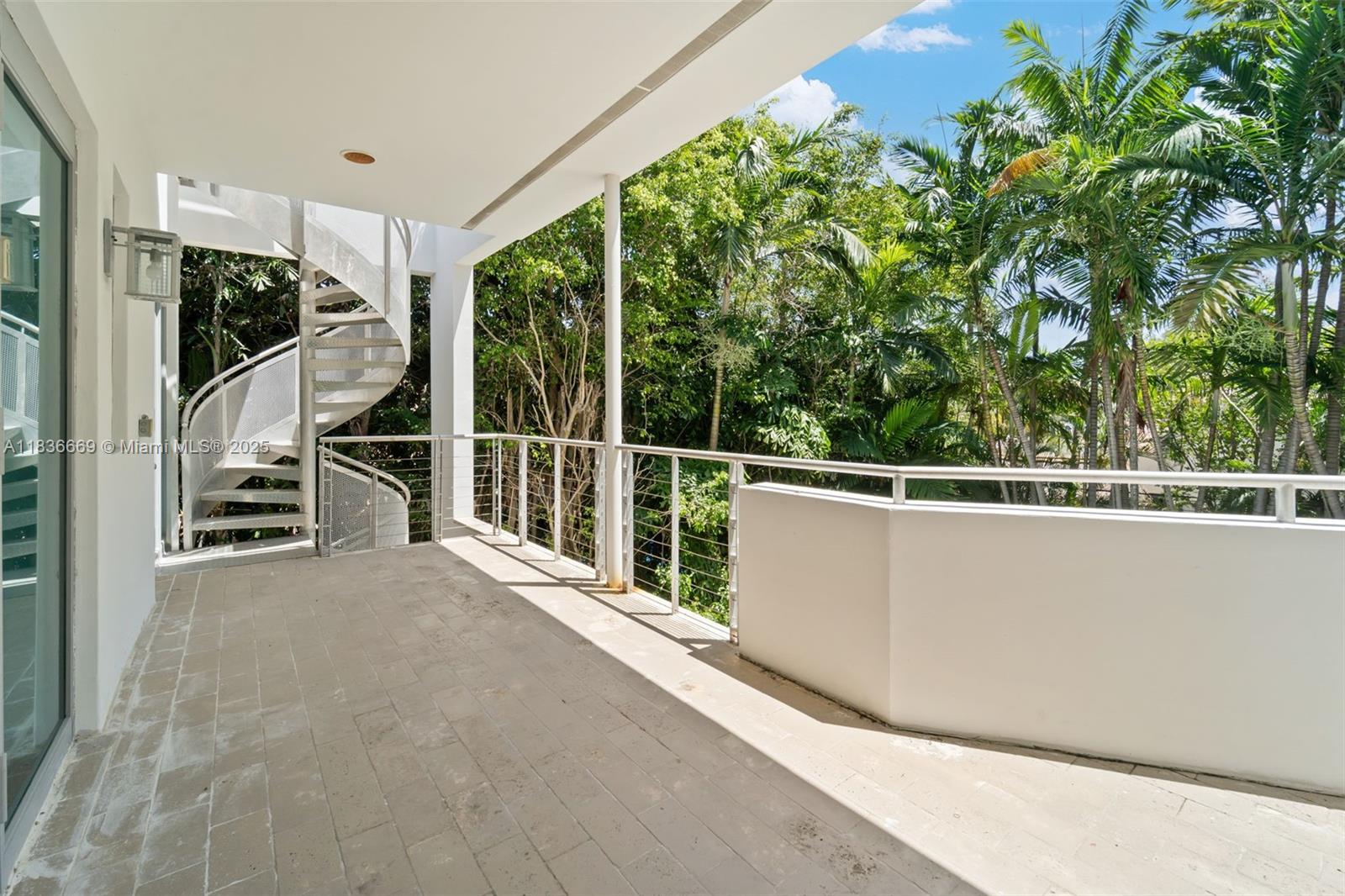 5625 N Bay Rd, Miami Beach, Florida image 31