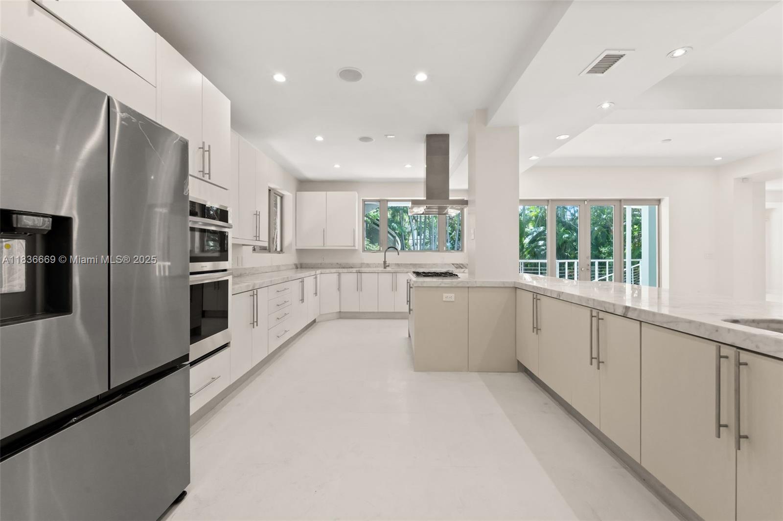 5625 N Bay Rd, Miami Beach, Florida image 9
