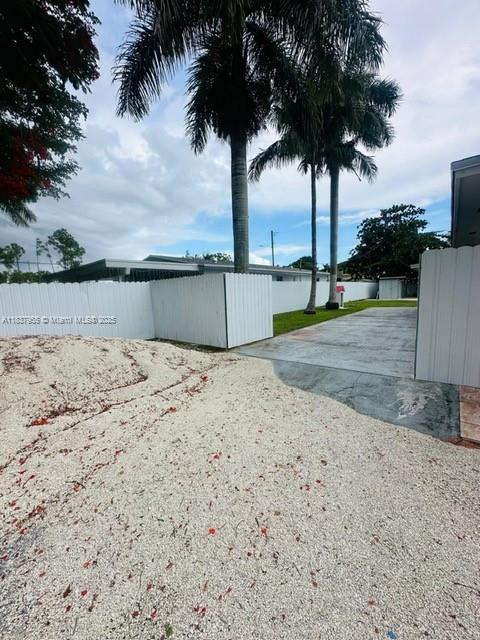 827 SW 3rd St, Florida City, Florida image 6