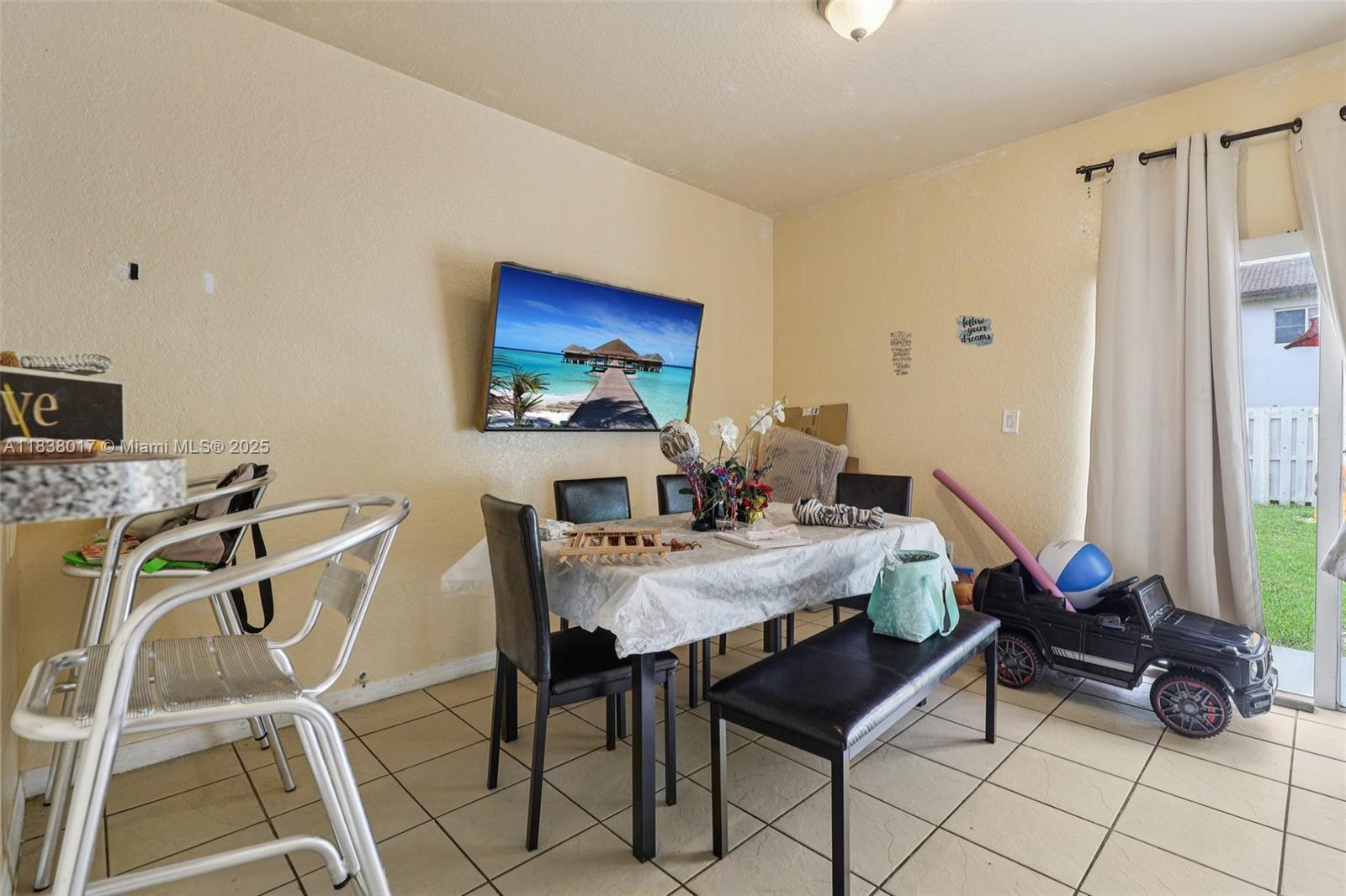 620 SW 7th Ter, Florida City, Florida image 11