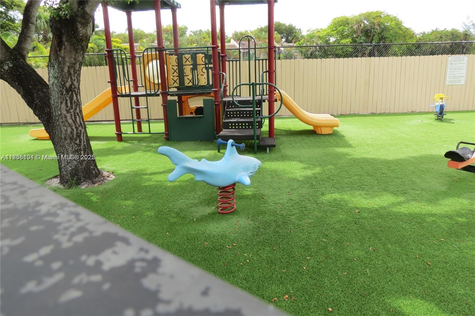 9931 Costa Del Sol Blvd #F-107, Doral, Florida image 25