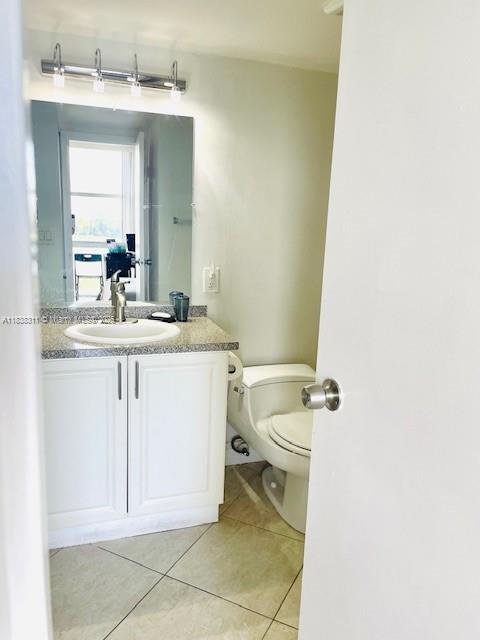3675 N Country Club Dr #708, Aventura, Florida image 8