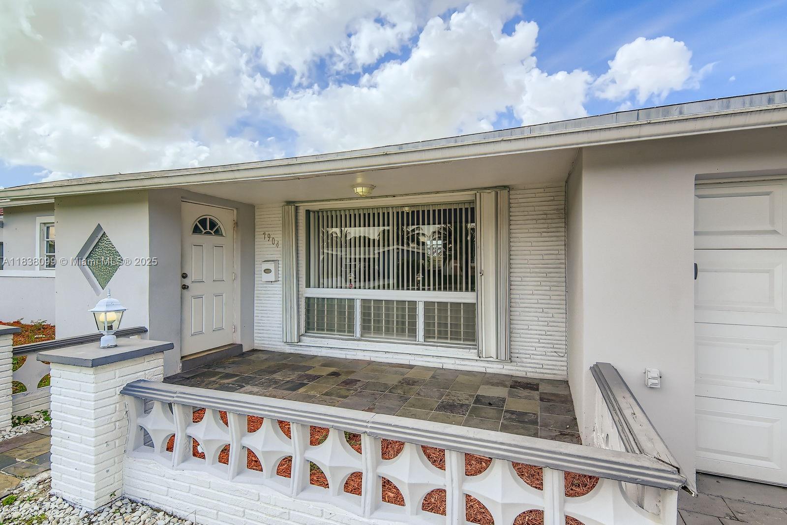 7904 Alhambra Blvd, Miramar, Florida image 24